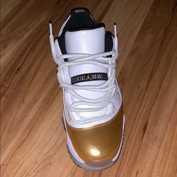 Jordan 11s - Picture 2 of 3